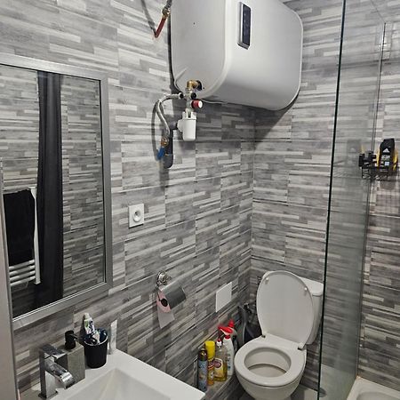 T2 Chaleureux, Calme Et Entierement Renove. Apartment Beziers Bagian luar foto